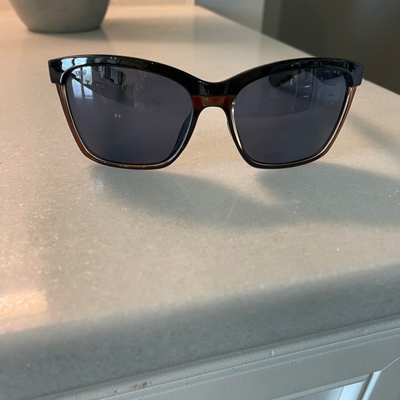 Costa Anna Sunglasses - Picture 1 of 3